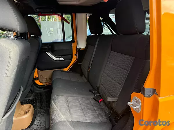 jeepetas y camionetas - Jeep Wrangler Sahara 2012 7