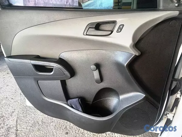 carros - Chevy Sonic Mecanico 2015 LS Hatchback  15