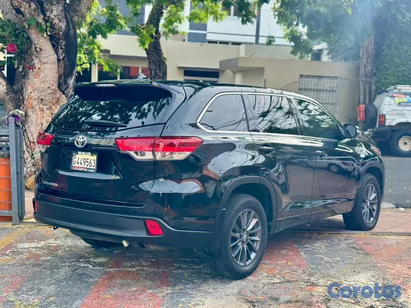 jeepetas y camionetas - TOYOTA HIGHLANDER LE 2018, NEGRA IMPORTADA POR DEL 10