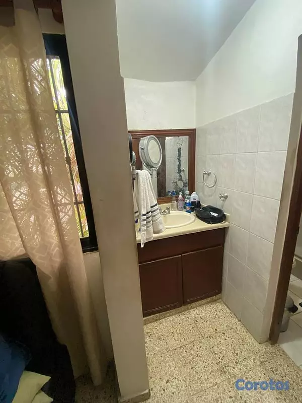 casas - Casa en venta de 3 habitaciones 2 baños en venta e 10