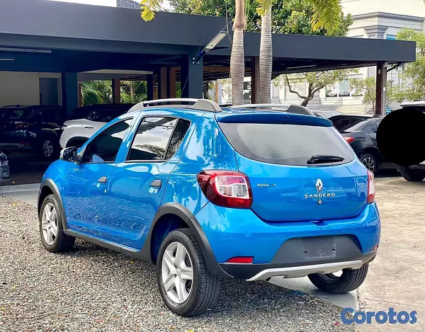 jeepetas y camionetas - RENAULT SANDERO STEPWAY 2017 3