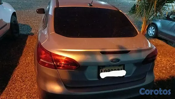 carros - FORD FOCUS AÑO 2018 4