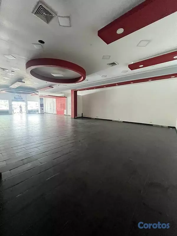 oficinas y locales comerciales - Local Comercial en Alquiler en Naco Santo Domingo  3