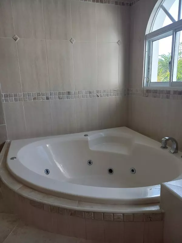 casas - Espectacular Vivienda Ubicada en Cerros de Gurabo 4
