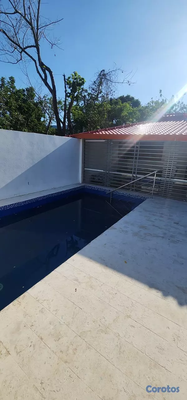 casas vacacionales y villas - SE VENDE ESTA HERMOSA FINCA, TOTALMENTE NUEVA, DE 1000 METROS CUADRADOS. 2