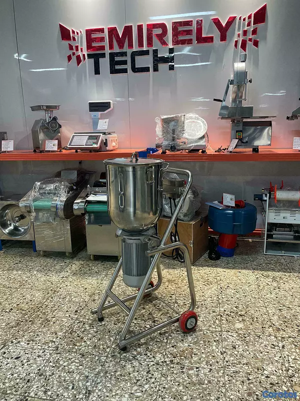 equipos profesionales - Licuadora trituradora para cocina industrial 9