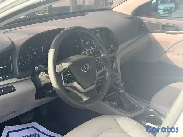 carros - Hyundai Elantra SE 2017 Americano 7