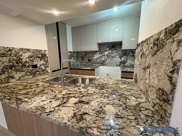 apartamentos - Apartamento en alquiler de 2habitaciones en Av Sarasota recién remodelado  4