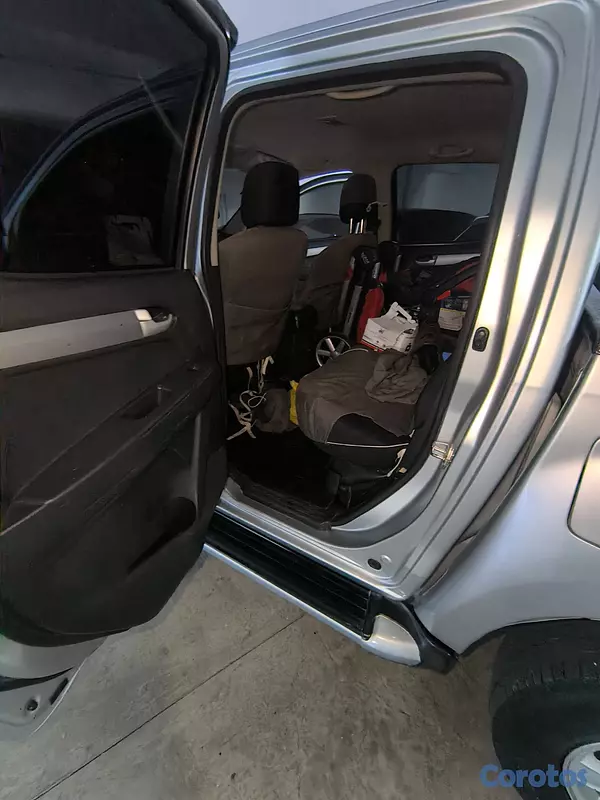 jeepetas y camionetas - Se vende isuzu d max  7