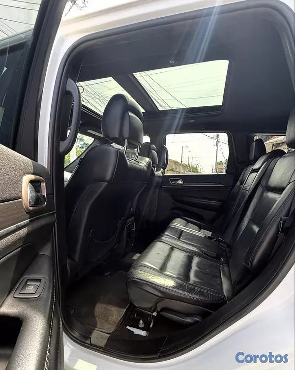 jeepetas y camionetas - Jeep Gran Cherokee Limited 2017 8