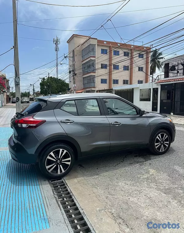 jeepetas y camionetas - Nissan Kicks SV 2020 5