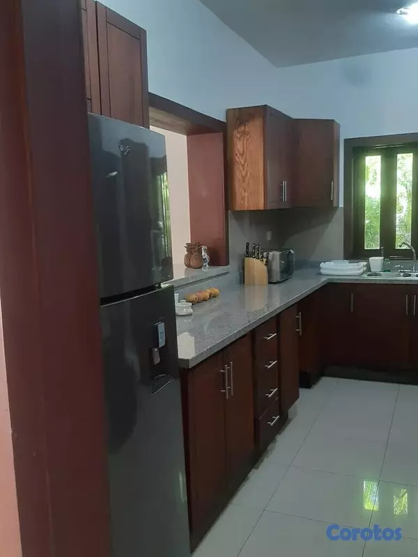 casas vacacionales y villas - Vendo villa de dos niveles 4 habitaciones en Metro Country Club  4