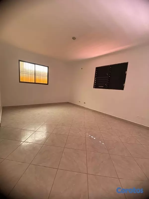 casas - venta de casa de 2 niveles separados en lucerna Santo Domingo este 5
