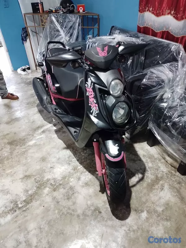 motores y pasolas - se vende en 30,000 Super negociable esta ubicada en Gurabo Santiago  5