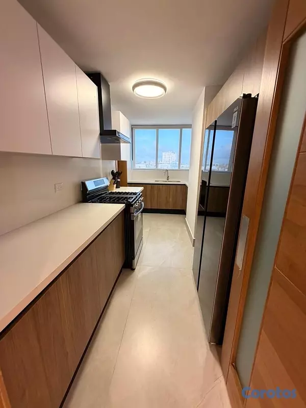 apartamentos - vendo amueblado bella vista sur tres habitaciones con su baño balcón dos parqueo 4