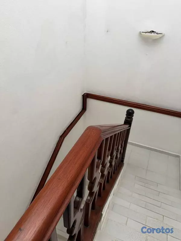 casas - Casa duplex de 3 habitaciones en venta en Urb. Rea 6