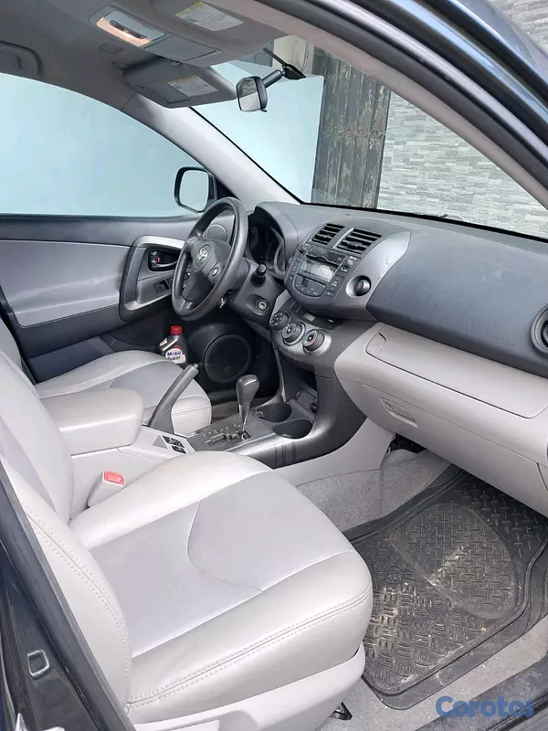jeepetas y camionetas - Toyota rav4 2011 5