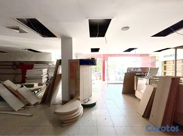oficinas y locales comerciales - Alquiler local en Gazcue primer nivel  3