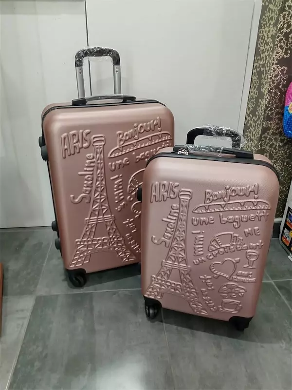 carteras y maletas - Set maletas plásticas. Nuevas de 22” y 26” pulgadas. 1