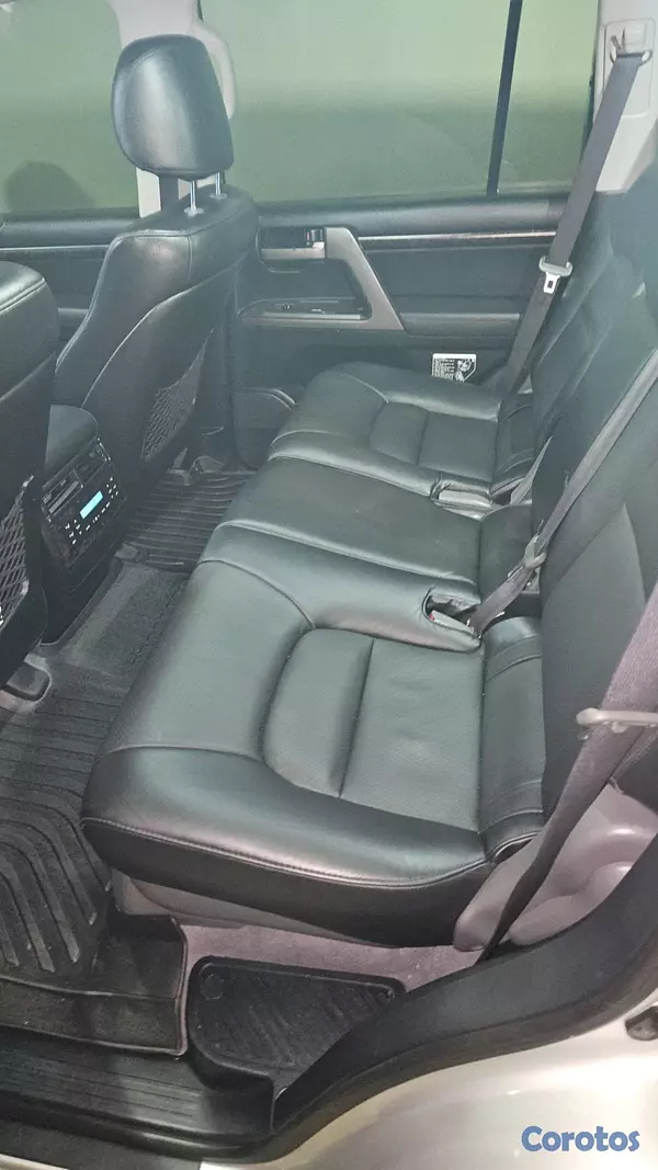 jeepetas y camionetas - VENDO LA LAND CRUISER MAS NUEVA, POCO USO 13