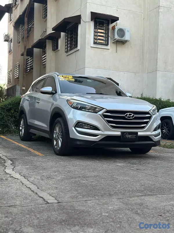 jeepetas y camionetas - Hyundai Tucson 2018 Negociable 12