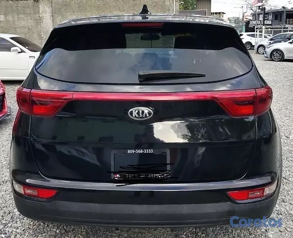 jeepetas y camionetas - Venta o traspaso Kia Sportage 2018. Venta RD$1,000,000 neg./ Traspaso RD$400,000 4