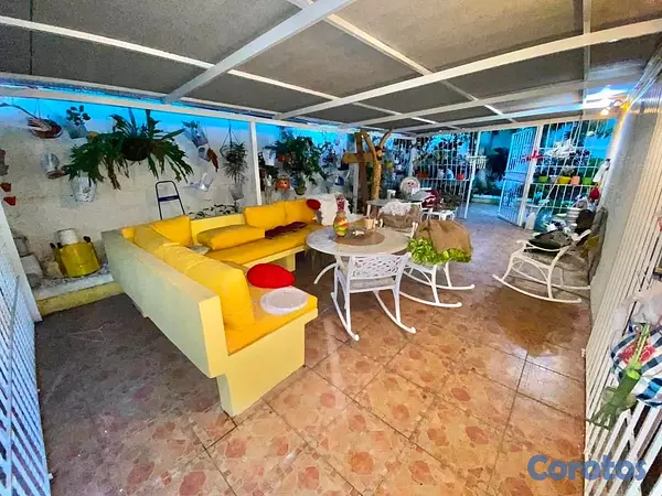 casas - vendo casa la castellana dos niveles 4 habitaciones jardín family terraza star  2