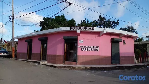 oficinas y locales comerciales - venta de 3 locales comerciales en santo Domingo este cerca de Villa faro  3