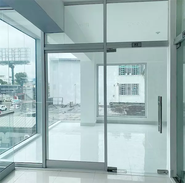 oficinas y locales comerciales - Local céntrico en el millon  2