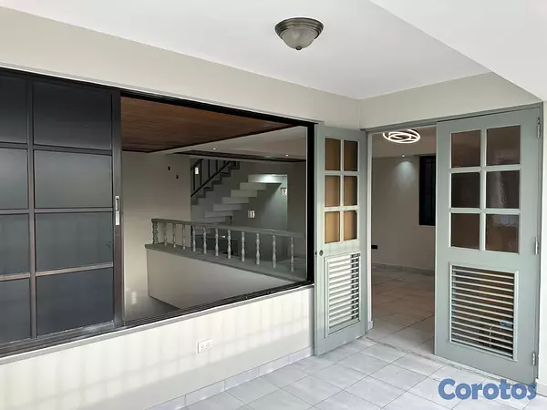 casas - Alquilo Casa en Urbanización Fernández / Julieta M 17