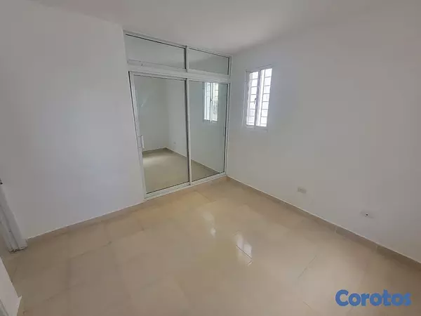 apartamentos - venta de apartamento en  charles de Gaulle Santo Domingo este de 100mts 3er piso 6