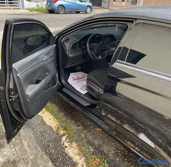 carros - Hiunday Elantra SE 2020 3