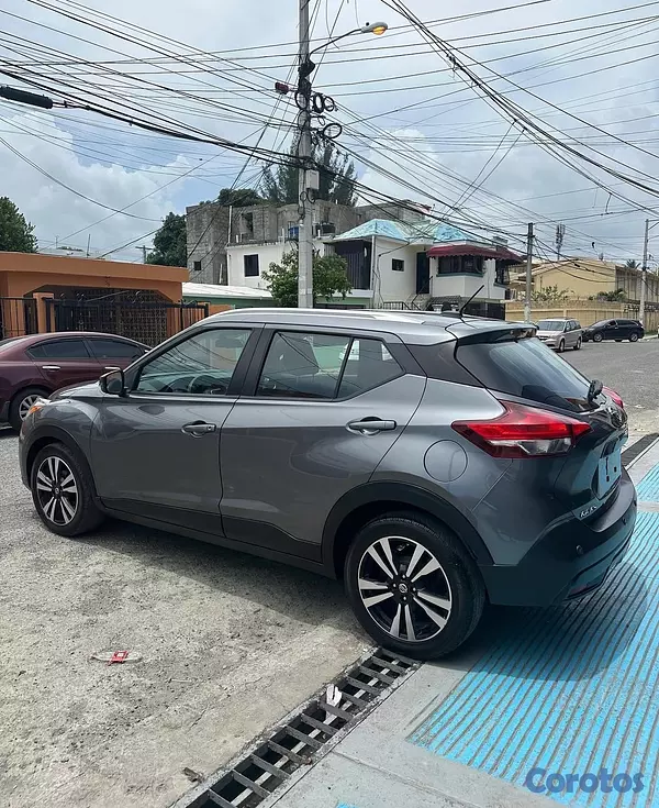 jeepetas y camionetas - Nissan Kicks SV 2020 6