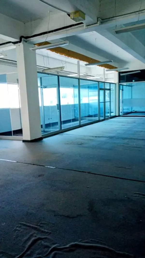 oficinas y locales comerciales - Mejor ubicación cerca de dos avenidas principales 1