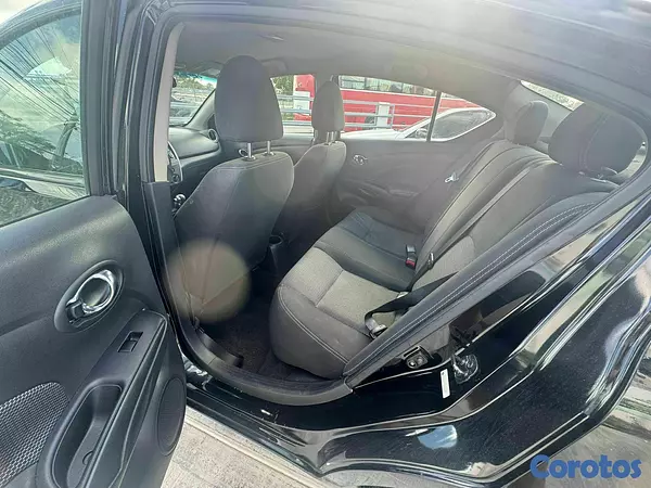 carros - Nissan Versa 2017 8