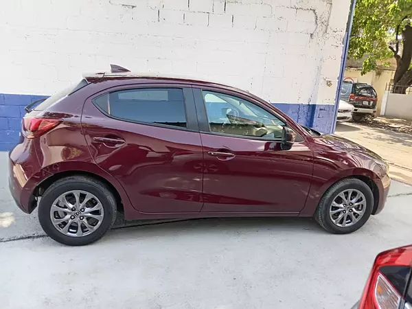carros - MAZDA DEMIO 6