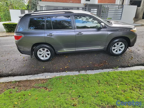 jeepetas y camionetas - Vendo Toyota Highlander 8