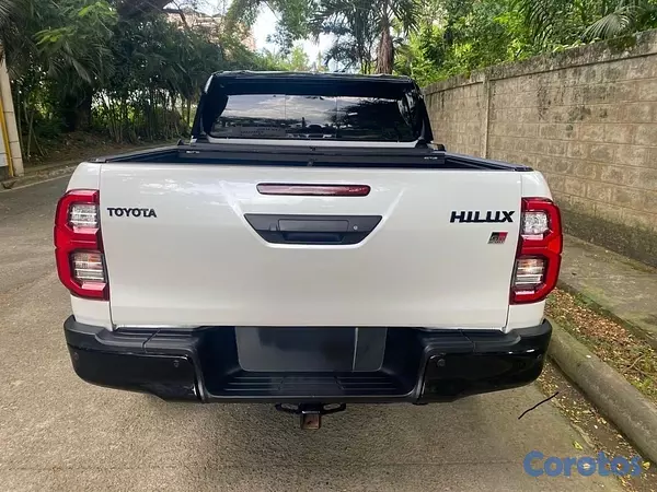 jeepetas y camionetas - Toyota hilux GR 2025 2