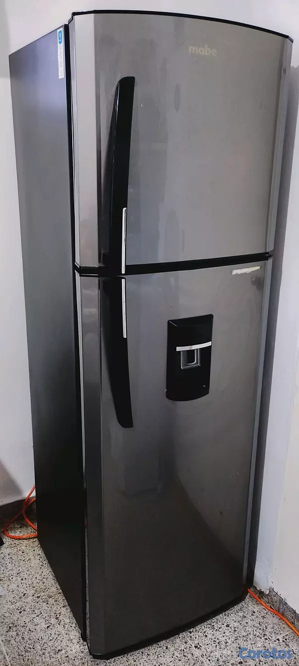electrodomesticos - Nevera Mabe, modelo,(congelador arriba) con dispensador de agua.10 pies / 250 L 3