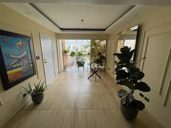 penthouses - VENDO PENTHOUSE LOS RESTAURADORES 
D.N 5