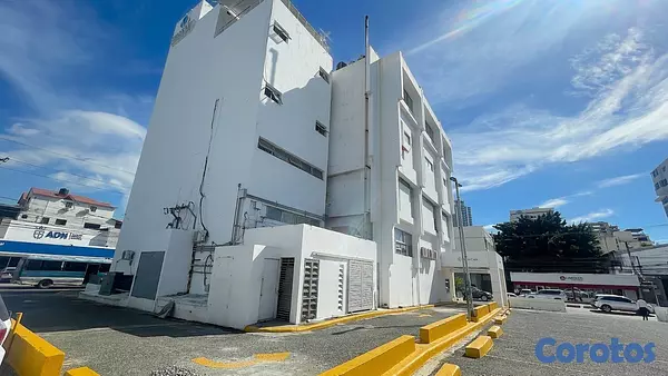 oficinas y locales comerciales - Local en Piantini para Oficina 3er nivel 2