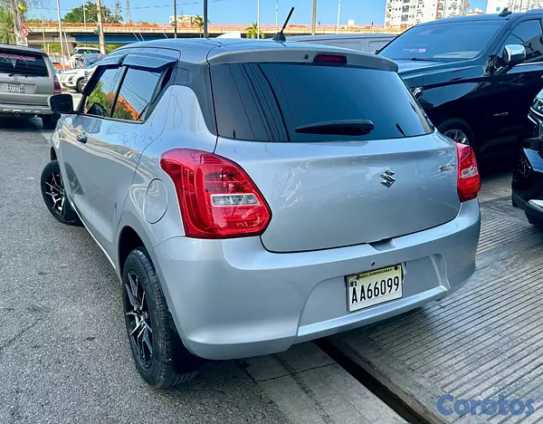 carros - SUZUKI SWIFT 2017 COMO NUEVO 7