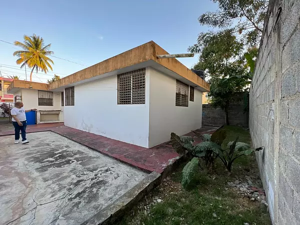 casas - Casa en Boca Chica – Ideal para Vivir o Invertir   4