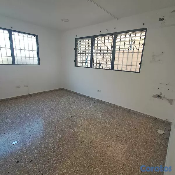oficinas y locales comerciales - Local para negocio u oficinas en Gazcue 6