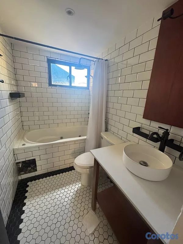apartamentos - alquiló cacicazgo misma enrriquillo tres habitaciones dos baños parqueo servicio 16