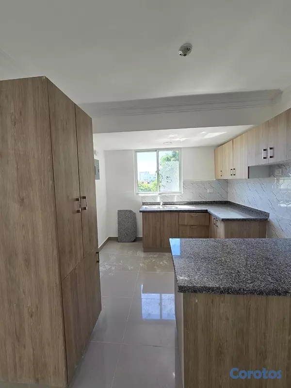 apartamentos - vendo nuevo independencia piso 4 tres habitaciones dos baños dos parqueos balcón 7