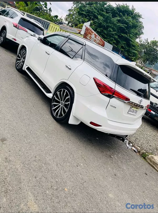 jeepetas y camionetas - Toyota fortuner 2020 2