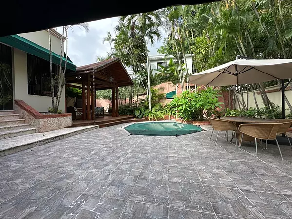 casas - Vendo casa en Arroyo Hondo Viejo 3