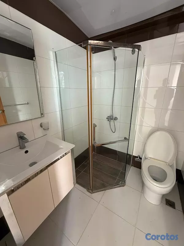 apartamentos - alquiló piso 8 bella vista sur tres habitaciones 2.5 baños dos parqueos balcón 2