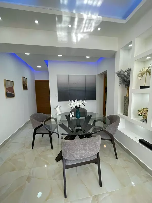 apartamentos - Alquilo hermoso apartamento en Naco ( no barrio )
Totalmente amueblado

2 hab 5